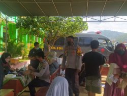 Pendampingan Vaksin, Bhabinkamtibmas Kelurahan Menala Beri Semangat Pada Siswa Siswi MAN 1 Taliwang
