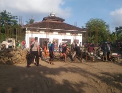 Kapolres Sumbawa Barat Terjunkan 40 Personil, Guna Bantu Pembangunan Masjid At – Taufiq
