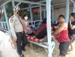 Personel Subdit Wisata Ditpamobvit Polda Banten Gelar Patroli di Pantai Anyer