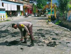 Cegah Laka Lantas, Bhabinkamtibmas Bugis Lakukan pengaman jalur
