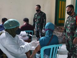 Babinsa Koramil 04/Tempel Pantau Serbuan Vaksin Di Wilayah Binaan