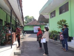 Pembagian Bantuan Tunai Pedagang Kaki Lima Dan Warung (BTPKW) Kodim 0732/Sleman Masuk hari ke 5 (Lima)