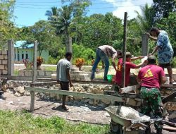 Satgas Pamtas Yonif 131/Brs Bangun Pagar dan Renovasi Gereja