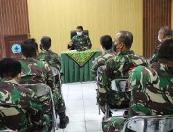 Dandim 0732/Sleman Memberikan Jam Komandan