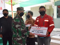 Ribuan PKL dan Pemilik Warung di Karanganyar Terima BT PKLW