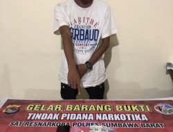 Diduga Miliki 1 Poket Sabu Di Kamar Kostnya, Seorang Pria Di Sumbawa Ditangkap Polisi
