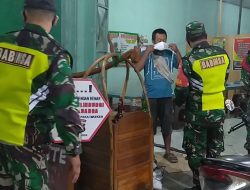 Komsos, Babinsa Selipkan Prokes Dirumah Makan
