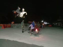 Babinsa Tetap Sosialisasi Kepada Warga Walaupun Malam Hari