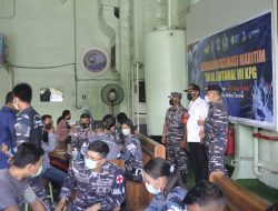 Baru Sehari Sandar, 604 Masyarakat Ende Terima Vaksin di KRI Teluk Banten-516