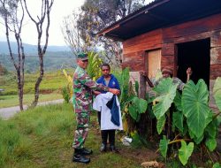 Danpos Ramil Abenahu Kapten Inf Hariyanto, Berikan Bantuan Seragam Sekolah