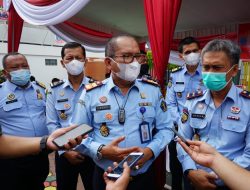 Kakanwil Kemenkumham Sumsel Indro Purwoko bersama Kapolda Pantau Pelaksanaan Vaksinasi di Rutan Palembang