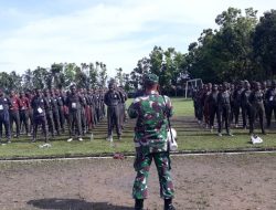 Babinsa Koramil 1802-07 Aimas Beri Pelatihan PBB Dan Wasbang