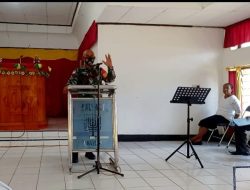 Berikan Arahan Babinsa Serka JEFTAN BUNDA Himbau Prokes, Vaksin Dan Kamtibmas
