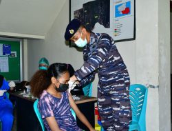 Kebut Pelaksanaan Vaksinasi, Lantamal XIV Kerja Sama Dengan Puskesmas Klasaman