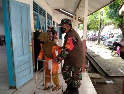 Walaupun Susah Berjalan,Nenek Ini Antusias Mengikuti Vaksin Covid19″