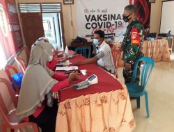 Babinsa Koramil 10 Sambi Dampingi Vaksinasi Dosis 1 dan 2