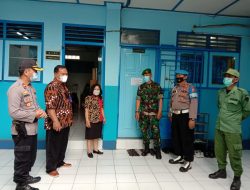 Tim Patroli Ingatkan Prokes di Lingkungan Sekolah