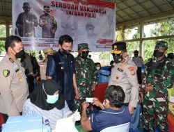 Kompak, Pangdam I/BB dan Kapoldasu Tinjau Vaksinasi Massal di Nias Barat