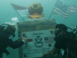 Solidnya Sinergi Penyelam TNI AL dan US Navy