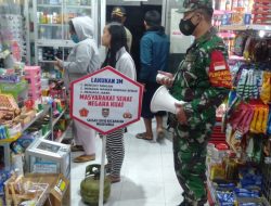 Babinsa Kembali Ingatkan Prokes Pengunjung Swalayan