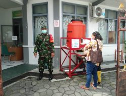 Babinsa Jayengan Sidak PPKM Level 2 di UPTD Puskesmas Jayengan