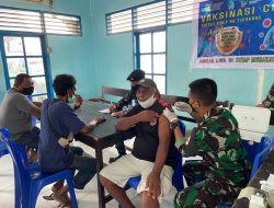 Satgas Yonif Raider Khusus 732/Banau Gelar Vaksinasi Covid 19