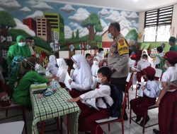 Bhabinkamtibmas Polsek Jatiuwung Pantau dan Monitoring Pelaksanaan Vaksinasi Pelajar Usia 6-11th