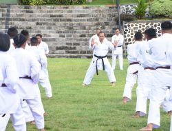 1092 Prajurit Kodam Kasuari Ujian Naik Sabuk Hitam Karate