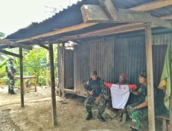 Prajurit Satgas Yonif 126/KC Jalin Kasih Dengan Masyarakat