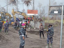 TNI AL dan SAR Gabungan Terus Laksanakan Pencarian Korban Erupsi Semeru
