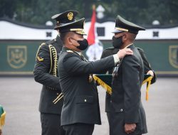Kasad Melantik dan Mengambil Sumpah 999 Perwira Lulusan Diktukpasus TNI AD
