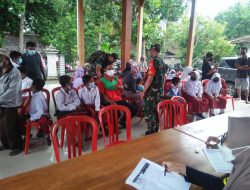 Pemerintah Gencarkan Vaksinasi Anak, Babinsa Dukung Penuh