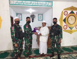 Kepedulian Satgas Pamtas RI-PNG Pos Muara Tami Bagikan Perlengkapan Sholat ke Masjid AL-AQSA