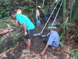 Bangun 5 Pompa Hdydram, Dandim 1615/Lotim Ajak Warga Jaga Kelestarian Alam