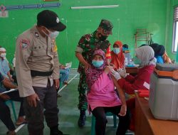Babinsa, Babinkamtibmas Berdampingan Dalam Rangka Penanganan Covid-19