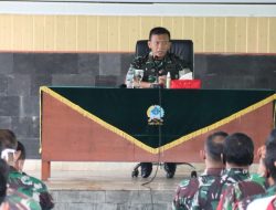 Dandim 0732/Sleman Berikan Jam Komandan Di Akhir Tahun 2021