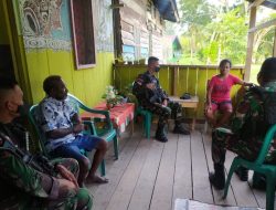 Pererat Tali Silaturahmi, Satgas Pamtas RI-PNG YONIF 711/Raksatama Anjangsana Ke Rumah Warga Perbatasan
