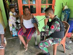 Peduli Kemanusiaan Dari Satgas Pamtas RI-PNG Yonif 711/Raksatama Di Daerah Penugasan Papua