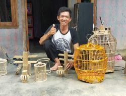 Mengenal Sosok Dadang Pengrajin Lokal Desa Ulak Bandung, Berharap Bantuan Pemerintah Guna Kembangkan Usaha