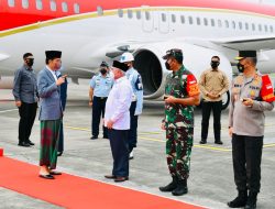 Presiden Jokowi Tiba Di Bandar Udara Internasional Sultan Aji Muhammad Sulaiman