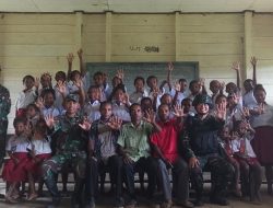 Satgas Yonif 126/KC Berikan Pembekalan Ilmu Kesehatan Kepada Siswa-Siswi Perbatasan Papua