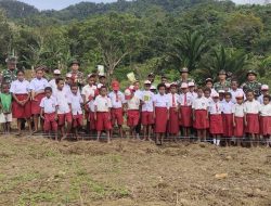 Satgas Yonif 126/KC Edukasi Anak-Anak Sekolah Dasar Tentang Pertanian