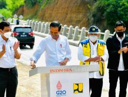 Presiden Joko Widodo Resmikan Selesaunya Pembangunan Jalan Sepanjang 9,8 Km