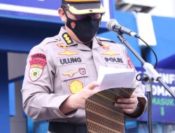 Pol Drs Ulung Sampurna Jaya S.I.K., M.H. Pimpin Apel Gelar Pasukan Ops Keselamatan Musi 2022