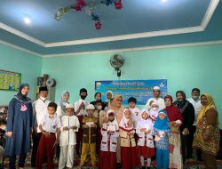 SDN 30 Palembang Warnai Ramadhan 1443 H dengan Menyantuni Anak Yatim