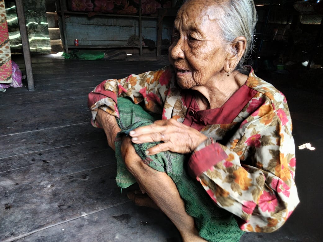 Disaat Kabupaten Pali Merayakan HUT ke 9, Ada Nenek Nenek Tua Renta Butuh  Perhatian Pemerintah | Barometer