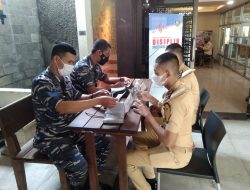 Di Semarang TNI AL Gencarkan Vaksinasi Jelang Lebaran