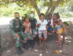 Wujudkan Papua Sehat, Satgas Pamtas Yonif 711/Rks Layani Pengobatan keliling