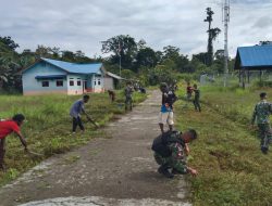 Jadikan Kampung Bersih Dan Indah, Satgas Yonif 126/KC Ajak Masyarakat Karya Bakti Bersama