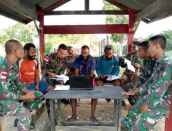 Transfer Ilmu, Satgas Yonif 126/KC Ajarkan Pemuda Papua Operasikan Laptop